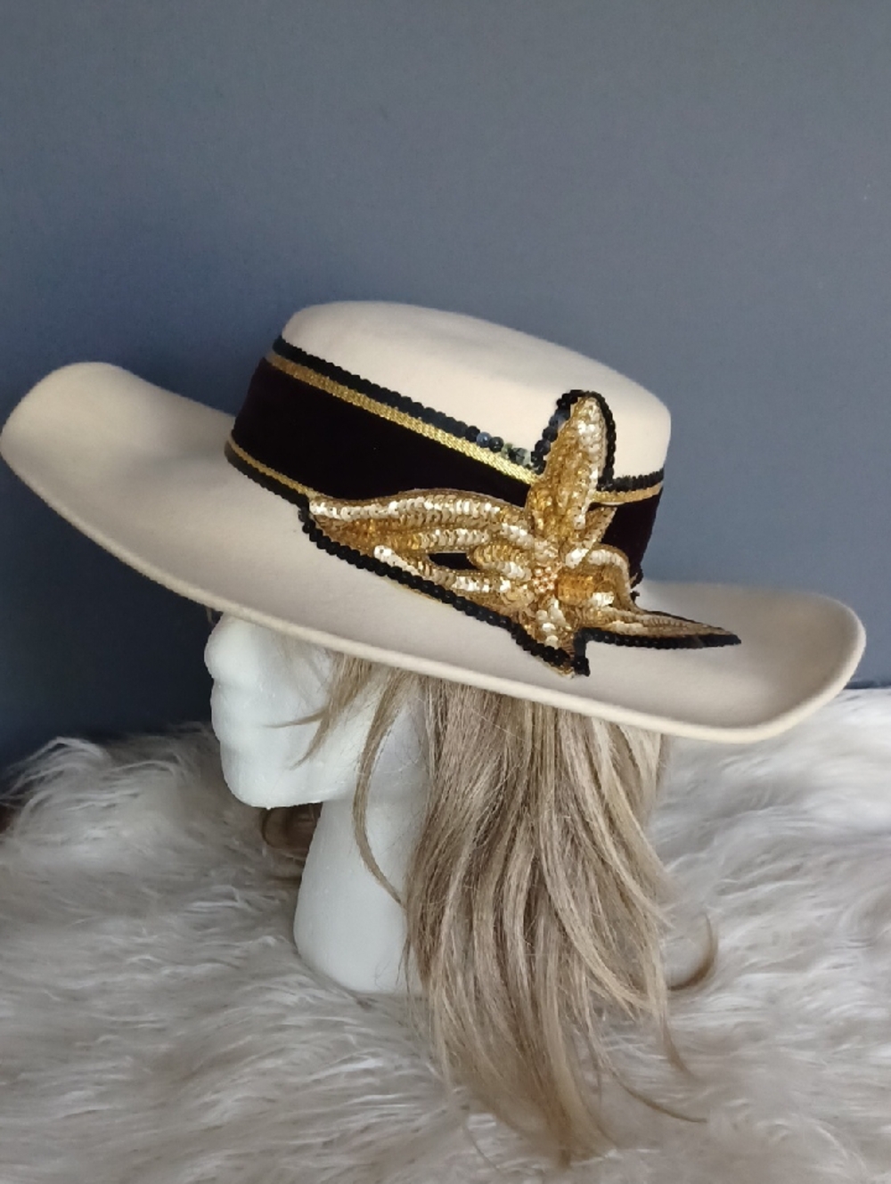 Vintage Elegant Wool Hat With  Sequins Aplication